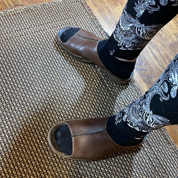 Merrill sandals. Well broke in. Size 7. Brown - Picture 11 of 16